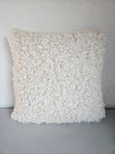 Ladda upp bild till gallerivisning, Lammskinnskudde
