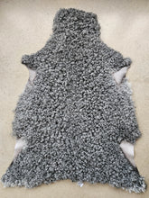 Ladda upp bild till gallerivisning, Lammskinn nr 20
