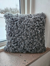Ladda upp bild till gallerivisning, Lammskinnskudde
