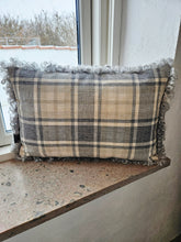 Ladda upp bild till gallerivisning, Lammskinnskudde
