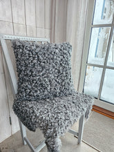 Ladda upp bild till gallerivisning, Lammskinnskudde
