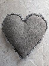 Ladda upp bild till gallerivisning, Lammskinnskudde
