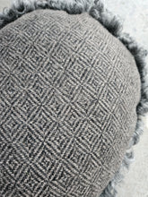 Ladda upp bild till gallerivisning, Lammskinnskudde
